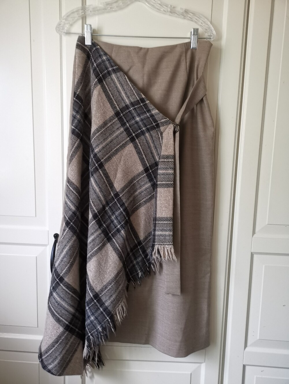Weekend Max Mara Virgin Wool Plaid Draped Wrap Midi Skirt Beige US 8 / IT 42